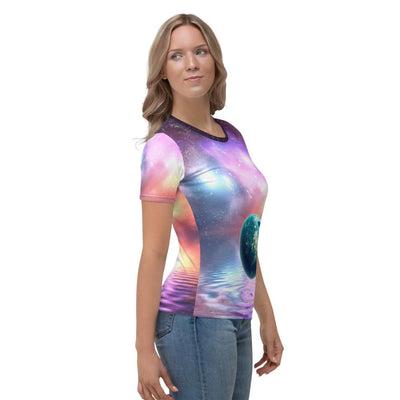 Aurora Sky Floating Earth On Lake Print Women's T-shirt, Northern Lights Fantasy Earth Lake Women's T-shirt - kayzers